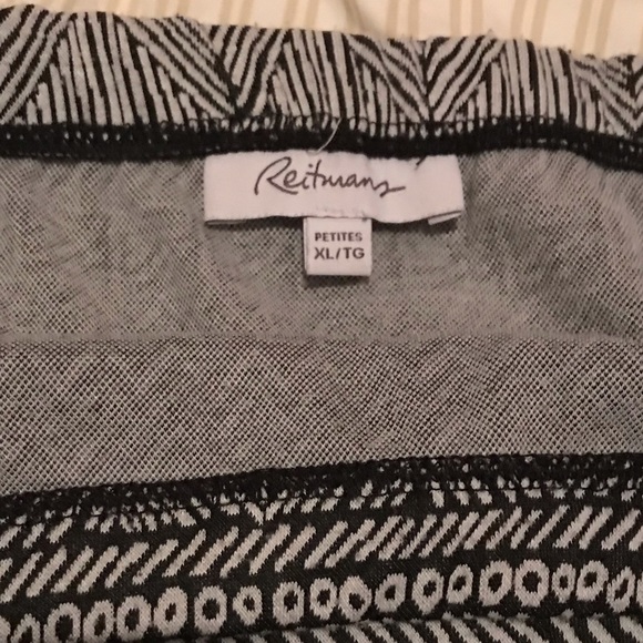 Women’s Reitmans Tribal Skirt Petite size XL - Picture 3 of 3
